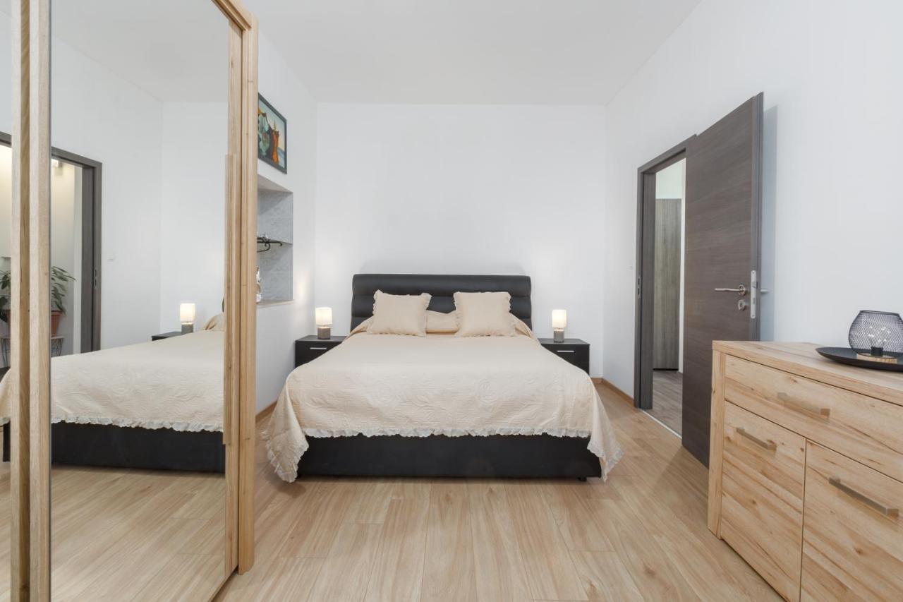 Apartment Caterina โรวีน ภายนอก รูปภาพ